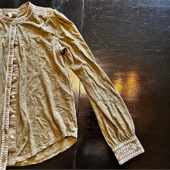 Lucky Brand Small Olive Green and White Embroidered Lightweight Button Down - Picture 8 of 11
